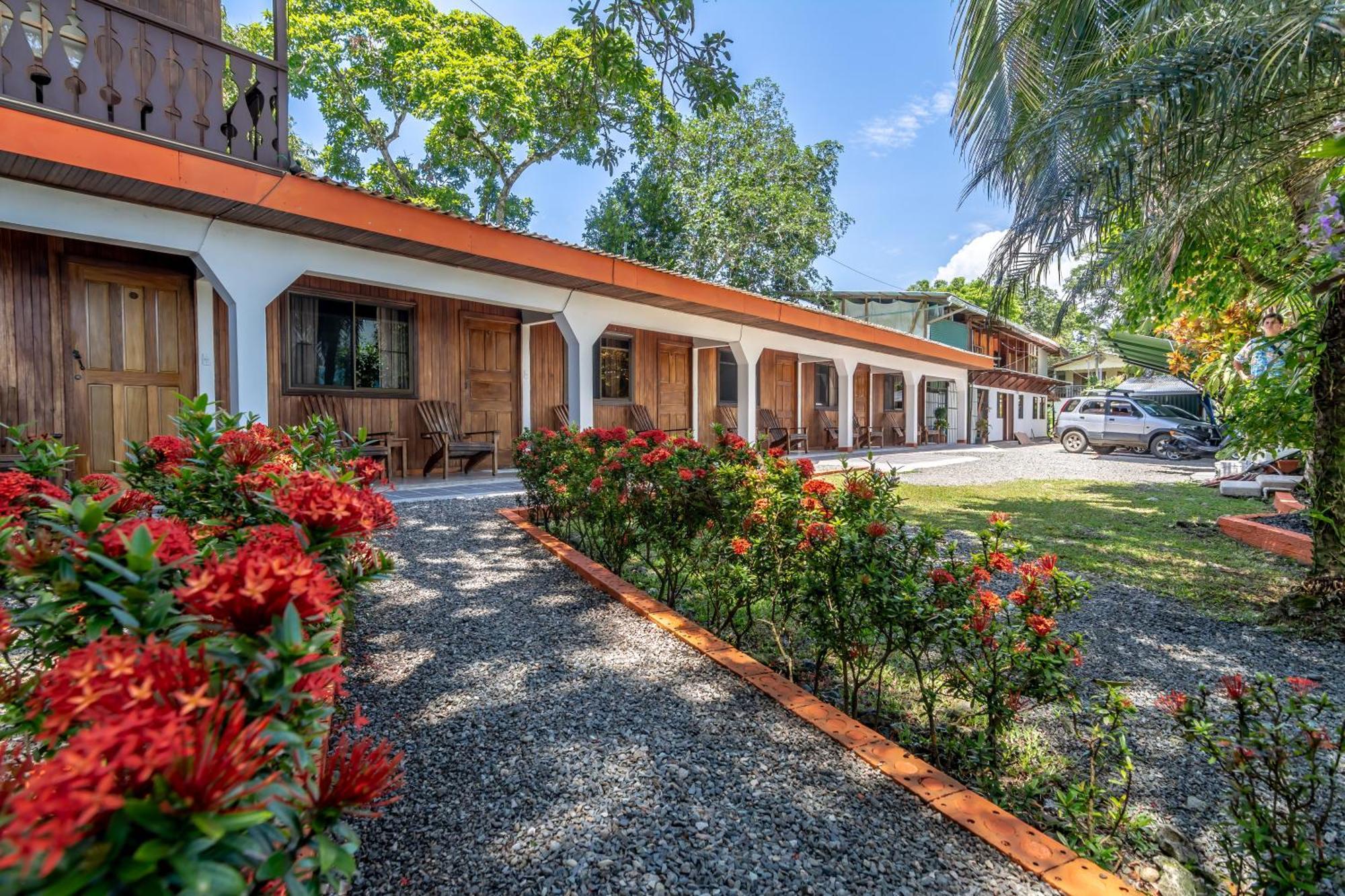 Cabinas Arrecife Cahuita Dış mekan fotoğraf